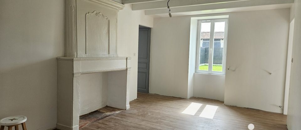 Longère 7 pièces de 166 m² à Celles (17520)