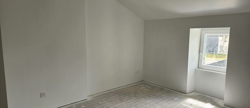 Longère 7 pièces de 166 m² à Celles (17520)