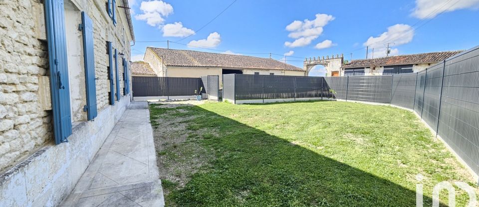 Longère 7 pièces de 166 m² à Celles (17520)