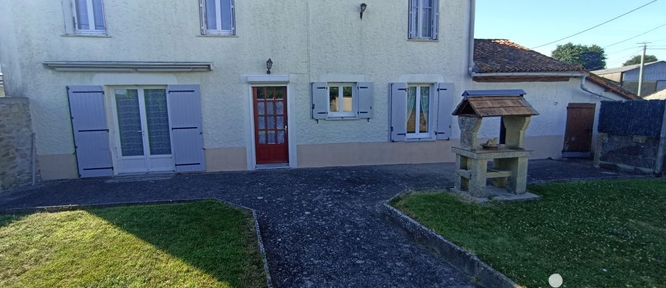 House 6 rooms of 151 m² in Pompaire (79200)