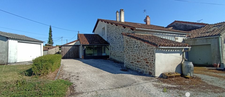 Maison 6 pièces de 151 m² à Pompaire (79200)