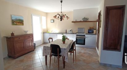 Village house 5 rooms of 106 m² in Sault (84390)