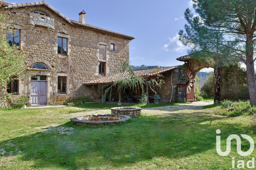 Estate 38 rooms of 1,110 m² in Le Crestet (07270)