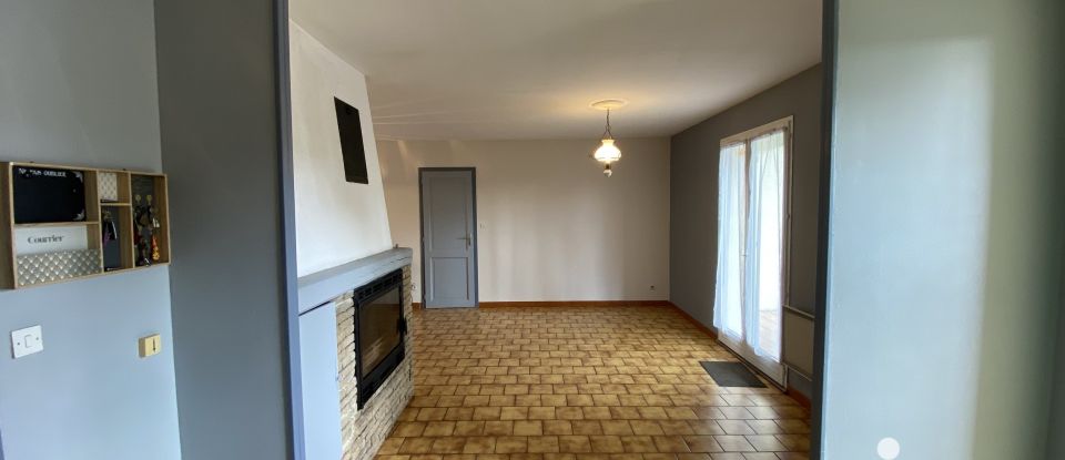 Maison 6 pièces de 89 m² à Saivres (79400)