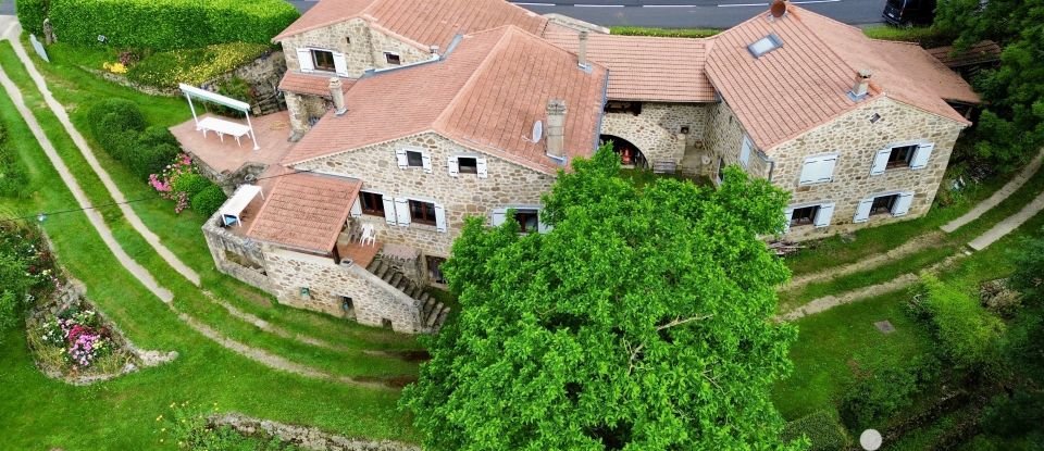 Ferme 13 pièces de 330 m² à Bozas (07410)