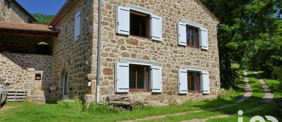 Ferme 13 pièces de 330 m² à Bozas (07410)