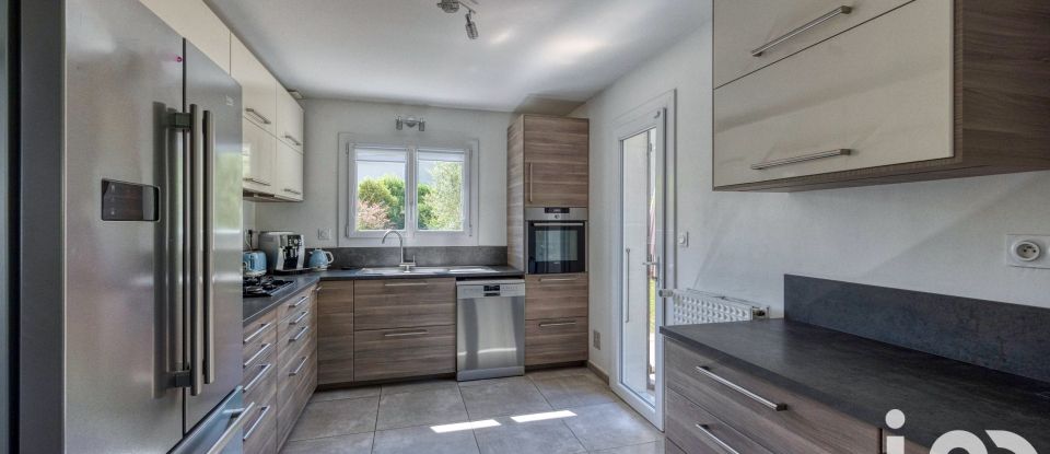 Maison 6 pièces de 133 m² à Bresson (38320)