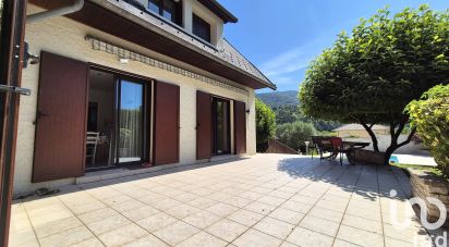 House 8 rooms of 175 m² in Le Gua (38450)