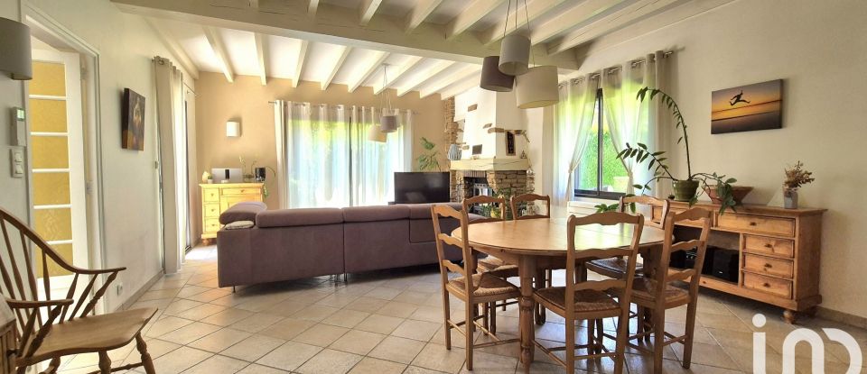 House 8 rooms of 175 m² in Le Gua (38450)