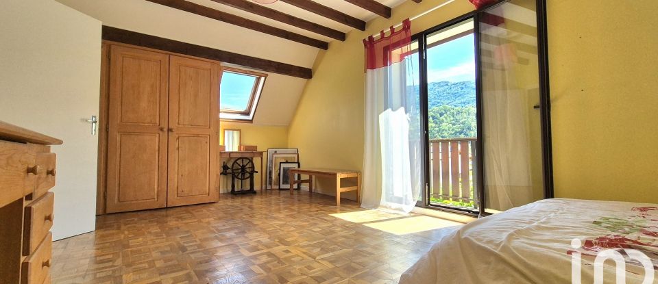 Maison 8 pièces de 175 m² à Le Gua (38450)