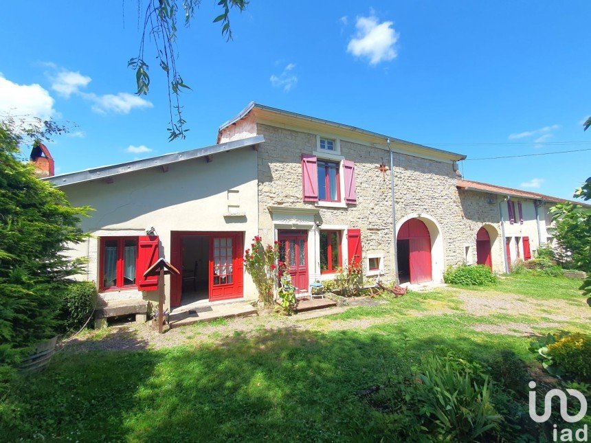 Maison 4 pièces de 109 m² à Neuvelle-lès-Voisey (52400)