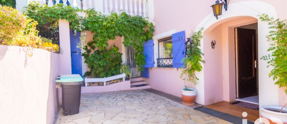 House 7 rooms of 134 m² in Roquebrune-sur-Argens (83520)