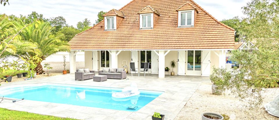 Maison 9 pièces de 205 m² à Orthez (64300)