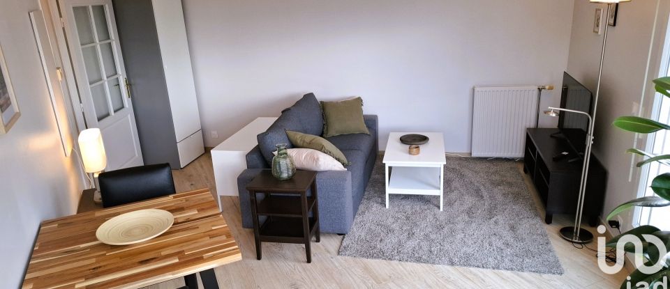 Studio 1 room of 28 m² in Courbevoie (92400)