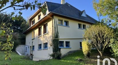 Traditional house 7 rooms of 202 m² in La Gouesnière (35350)