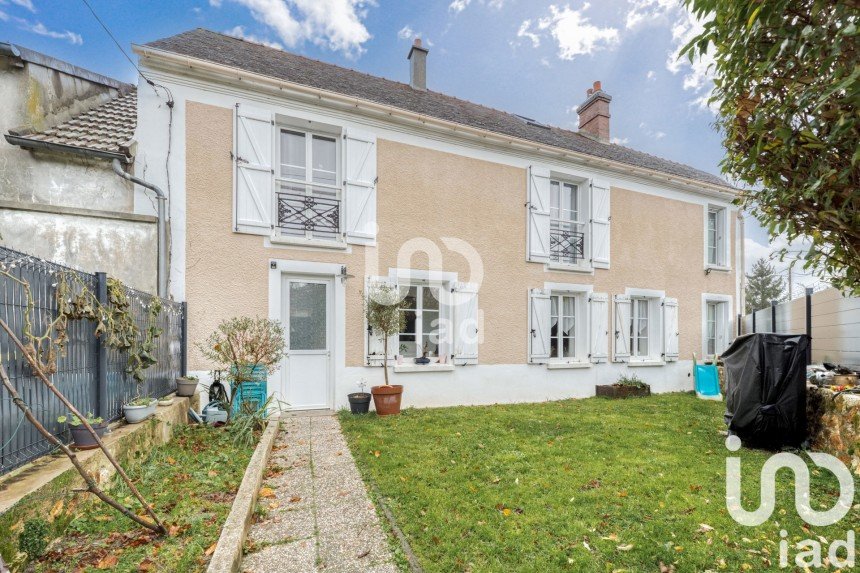 Maison traditionnelle 5 pièces de 137 m² à Chailly-en-Brie (77120)