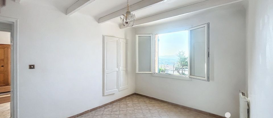 Maison traditionnelle 5 pièces de 117 m² à Marseille (13015)