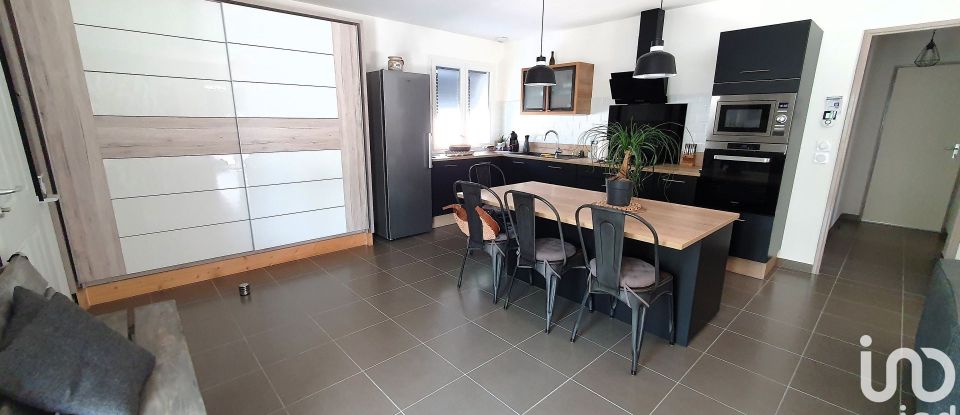 Maison 3 pièces de 73 m² à Thézan-des-Corbières (11200)