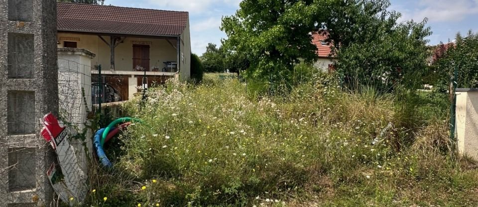 Land of 1,932 m² in Soucy (89100)