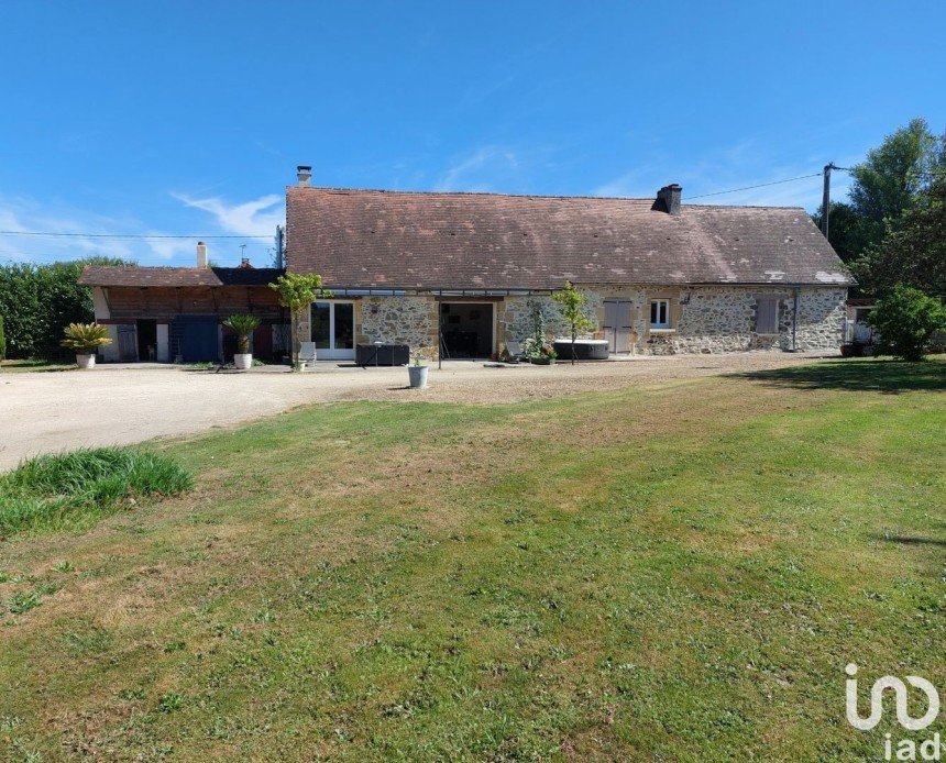 Longère 4 pièces de 118 m² à Lanouaille (24270)