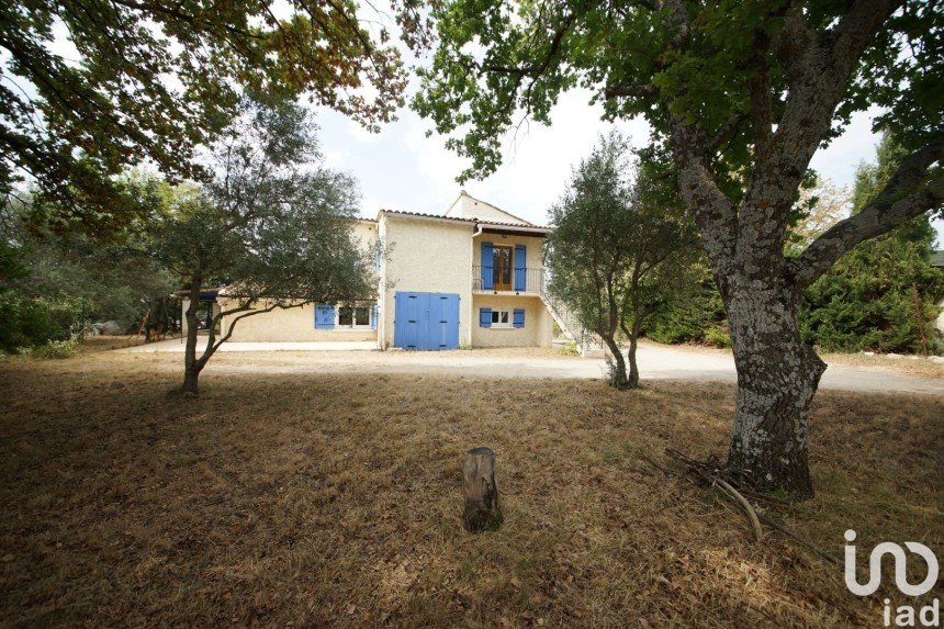 House 8 rooms of 160 m² in Mollans-sur-Ouvèze (26170)