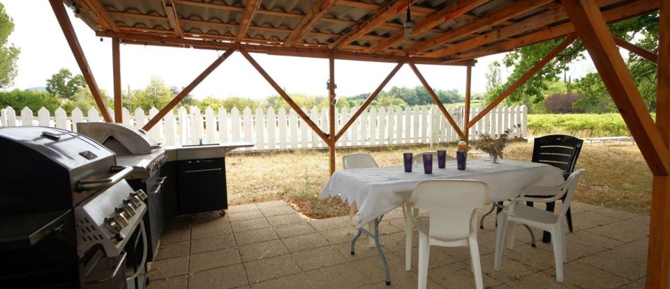 Maison 8 pièces de 160 m² à Mollans-sur-Ouvèze (26170)