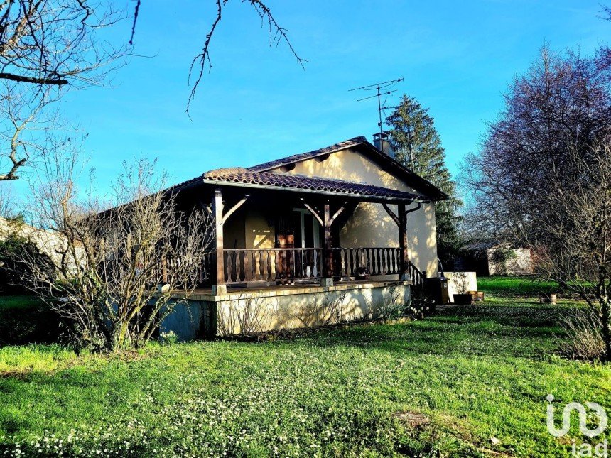 Maison 4 pièces de 120 m² à Pranzac (16110)