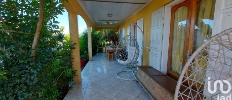 Traditional house 5 rooms of 130 m² in Les Trois-Bassins (97426)