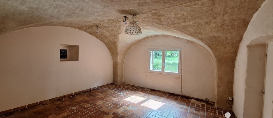 Farm 6 rooms of 145 m² in - (26400)