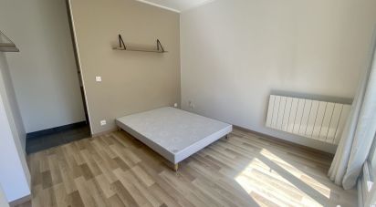 Maison 6 pièces de 130 m² à Beychac-et-Caillau (33750)