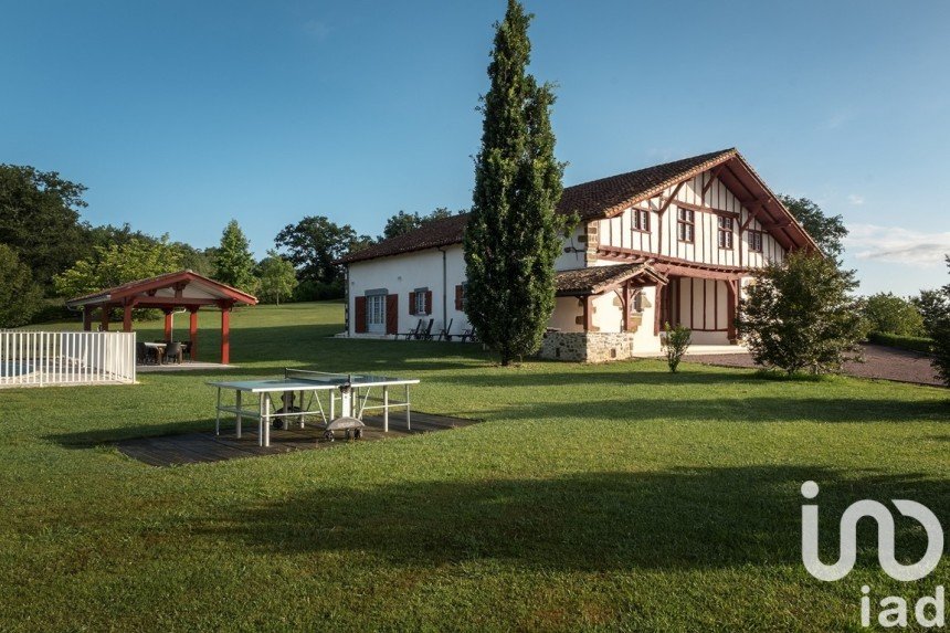 Domaine 14 pièces de 580 m² à La Bastide-Clairence (64240)