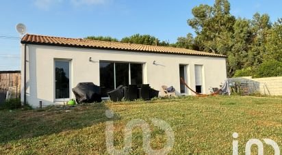 Traditional house 4 rooms of 97 m² in Montpellier-de-Médillan (17260)