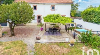 Country house 9 rooms of 203 m² in Boufféré (85600)