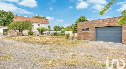 Country house 9 rooms of 203 m² in Boufféré (85600)