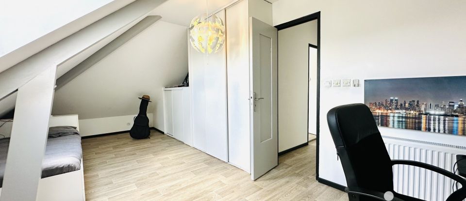 Maison 11 pièces de 229 m² à Lagor (64150)