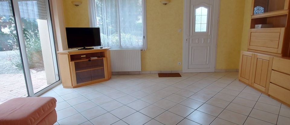 Pavilion 5 rooms of 107 m² in Cholet (49300)