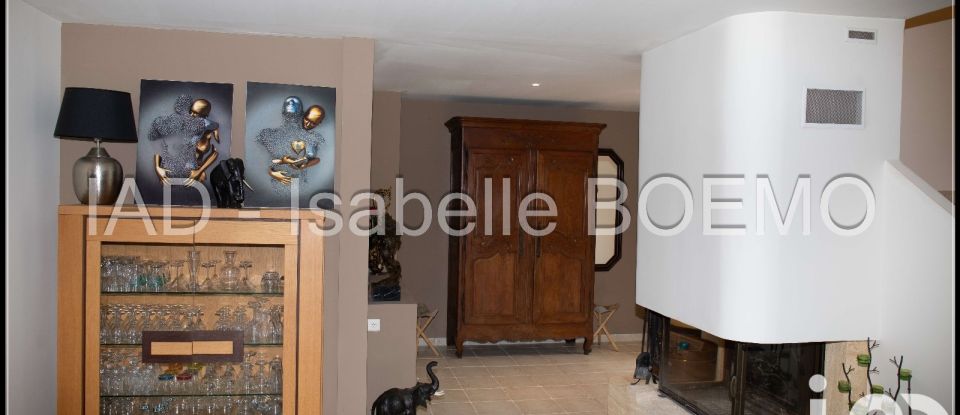 Traditional house 6 rooms of 174 m² in Les Adrets-de-l'Estérel (83600)