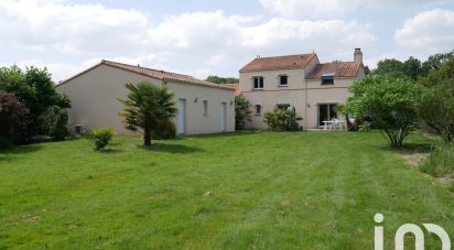 House 12 rooms of 254 m² in La Chevrolière (44118)