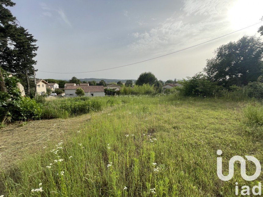 Land of 2,278 m² in Montmeyran (26120)