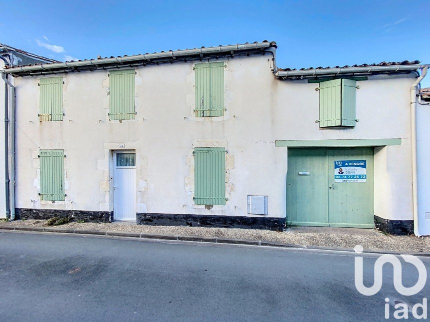 Village house 7 rooms of 112 m² in La Couarde-sur-Mer (17670)