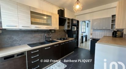 Maison 6 pièces de 179 m² à Le Mesnil-Saint-Denis (78320)