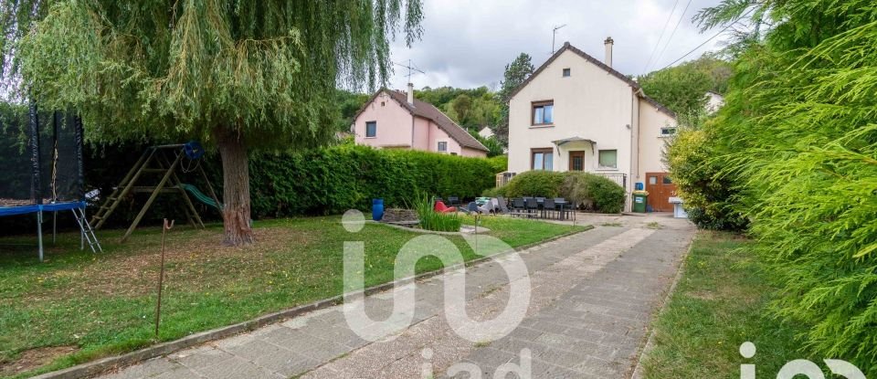 House 6 rooms of 126 m² in Guerville (78930)