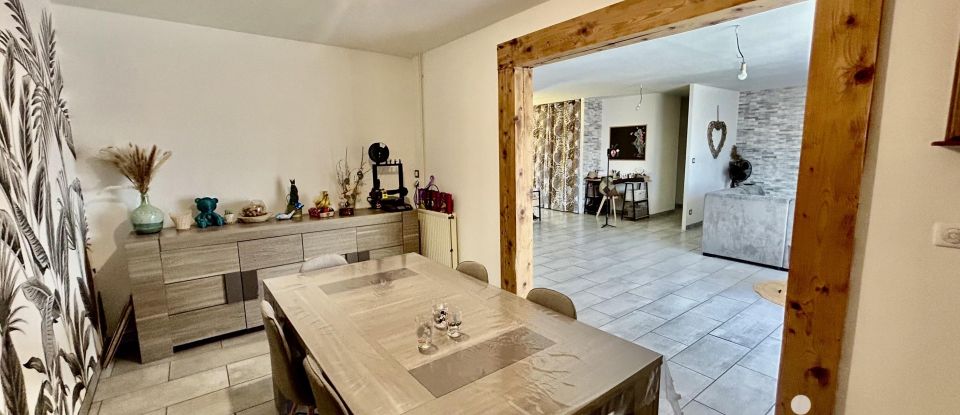 Maison 5 pièces de 121 m² à Mandres-sur-Vair (88800)