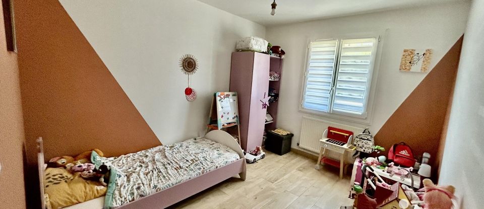 Maison 5 pièces de 121 m² à Mandres-sur-Vair (88800)