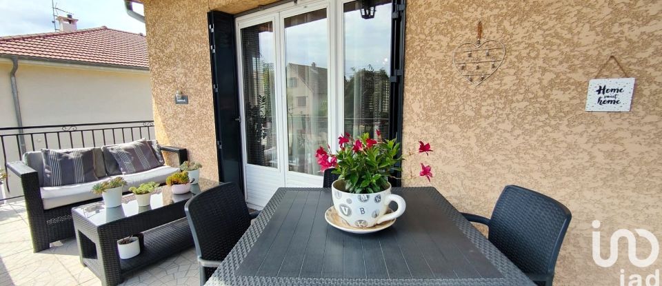 House 5 rooms of 174 m² in Saint-Priest (69800)