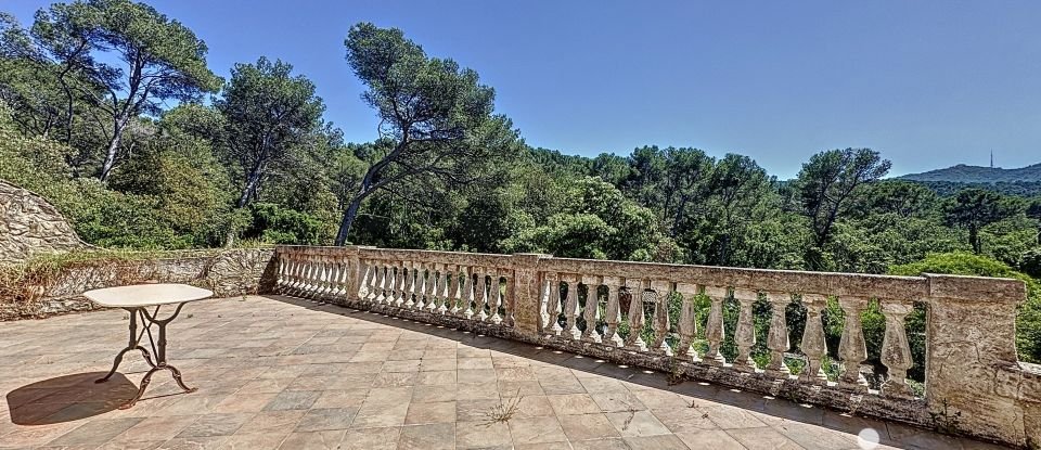 Maison traditionnelle 7 pièces de 175 m² à La Seyne-sur-Mer (83500)