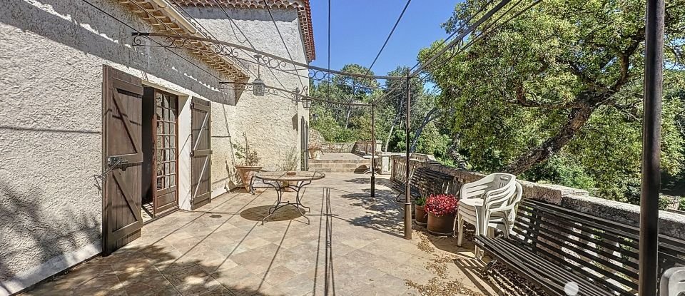 Maison traditionnelle 7 pièces de 175 m² à La Seyne-sur-Mer (83500)