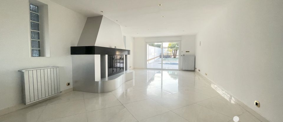 Maison 6 pièces de 133 m² à Santeny (94440)