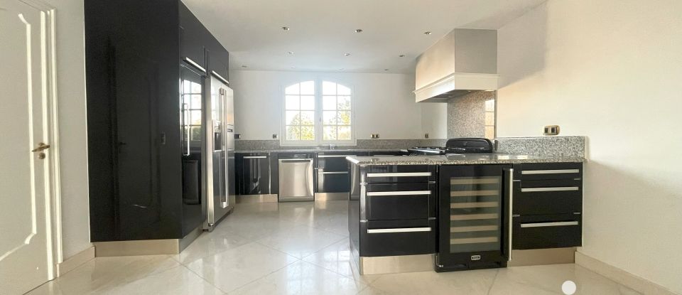 Maison 6 pièces de 133 m² à Santeny (94440)