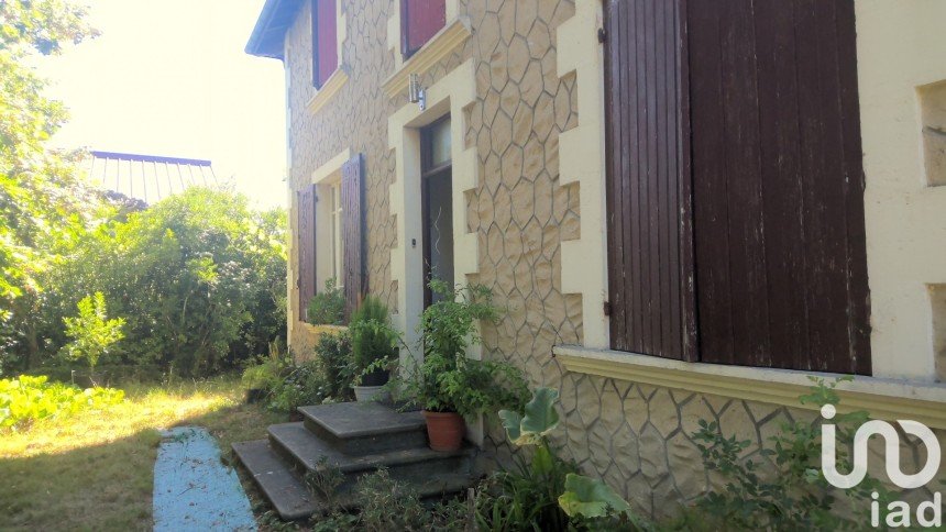 Country house 7 rooms of 181 m² in Loupiac-de-la-Réole (33190)